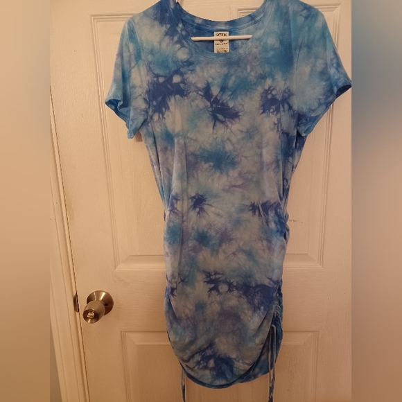 Dress - Picture 6 of 9